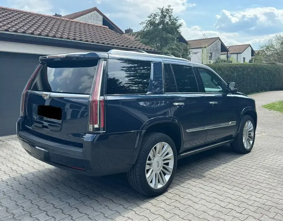 Second-hand Cadillac Escalade 426 CP (313 kW) 2018 Albastru SUV
