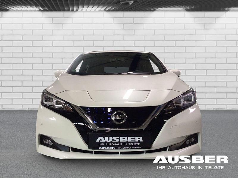 Gebraucht Nissan Leaf Tekna 110 kW (150 PS) 2021 M) (weiss Kleinwagen