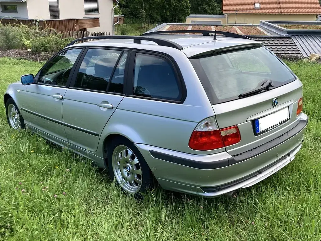 Gebraucht BMW 318 143 PS (105 kW) 2004 Grau Kombi