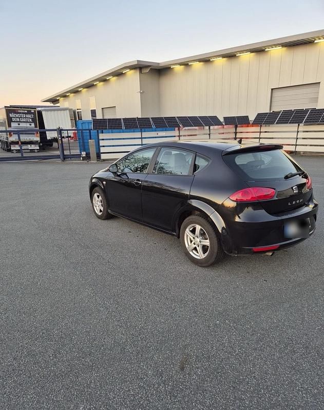 Usado Seat Leon 105 HP (77 kW) 2010 Preto Citadino