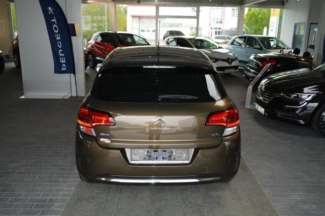 Gebraucht Citroën C4 Start 99 PS (72 kW) 2015 Braun metallic Limousine