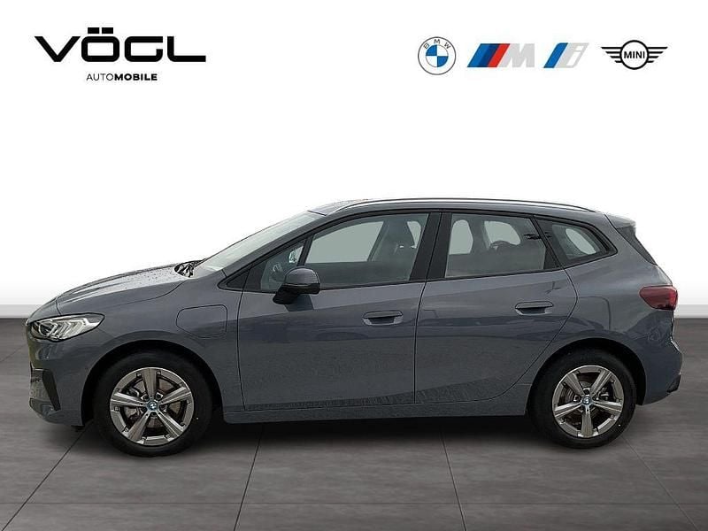 Gebraucht BMW 225 Active Tourer 136 PS (100 kW) 2023 Sparkling kupfergrau Van / Kleinbus