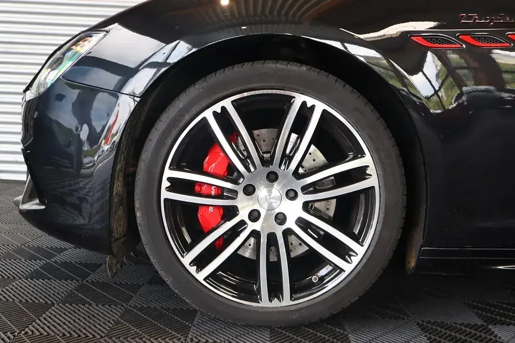 Gebraucht Maserati Ghibli 424 PS (311 kW) 2017 Schwarz Limousine