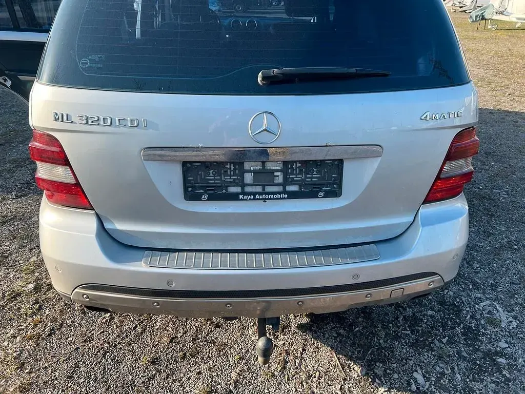 Gebraucht Mercedes ML320 224 PS (164 kW) 2006 Silber SUV