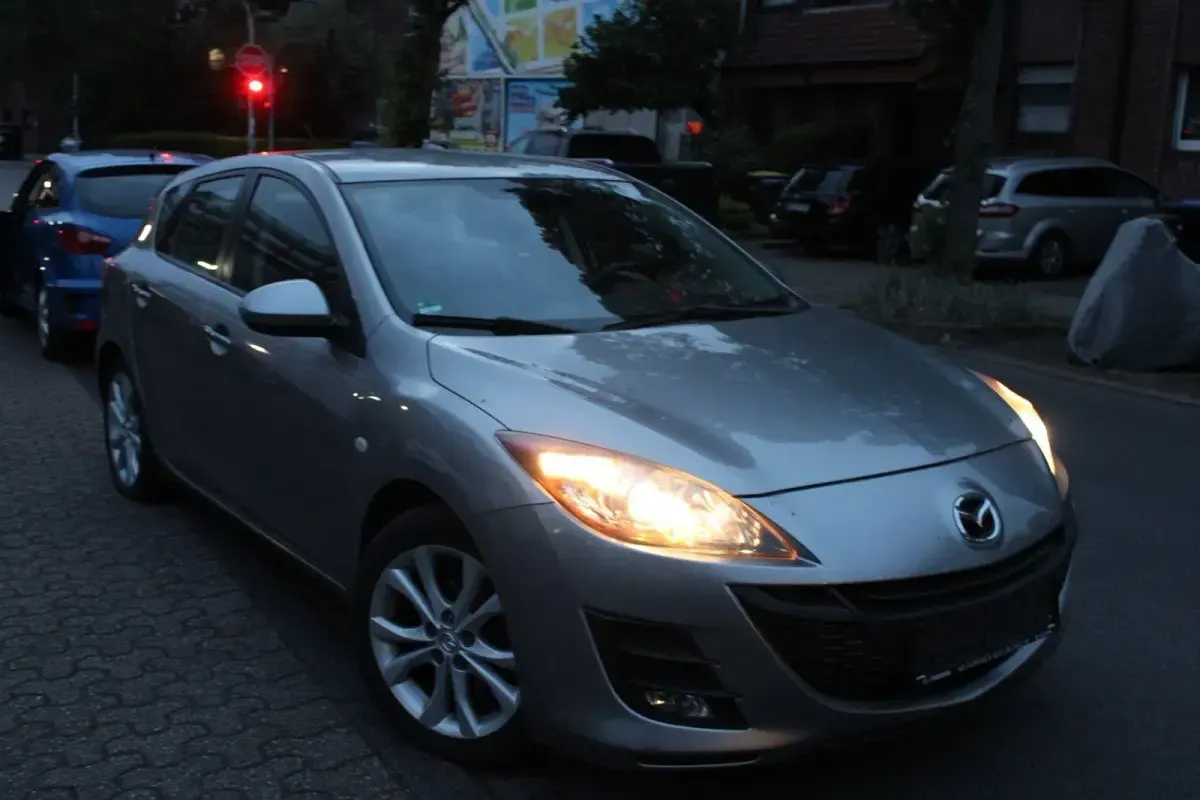 Gebraucht Mazda 3 Exclusive-Line 116 PS (85 kW) 2010 Grau Limousine