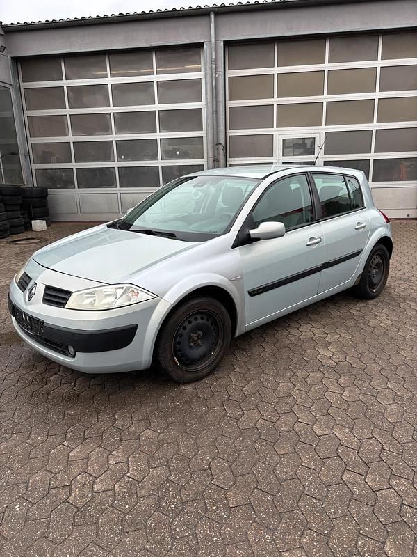 Gebraucht Renault Mégane II 98 PS (72 kW) 2003 Silber Limousine