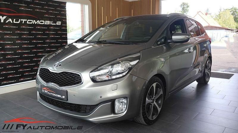 Schwarz Gebraucht 2014 Kia Carens Spirit Van / Kleinbus | 8.990 € (Guter Preis) - Bild 1/4