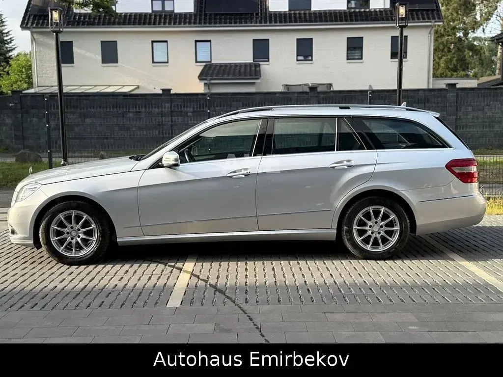 Gebraucht Mercedes E220 170 PS (125 kW) 2011 Silber Limousine