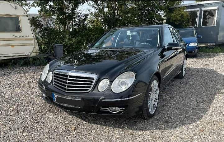 Schwarz Gebraucht 2009 Mercedes E280 Avantgarde Limousine | 5.300 € (Superpreis) - Bild 1/4