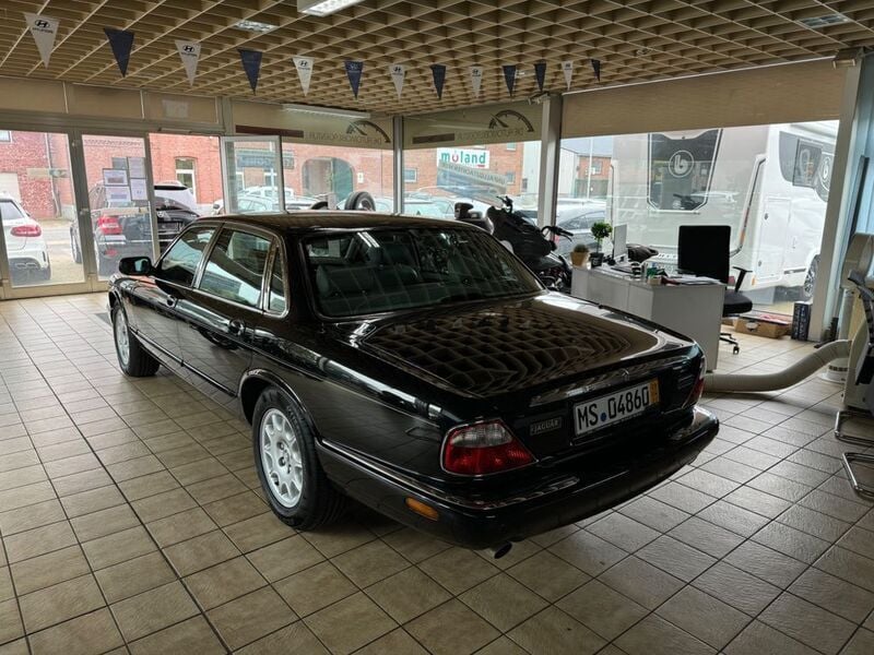 Gebraucht Jaguar XJ8 Sovereign 284 PS (208 kW) 1998 Schwarz Limousine
