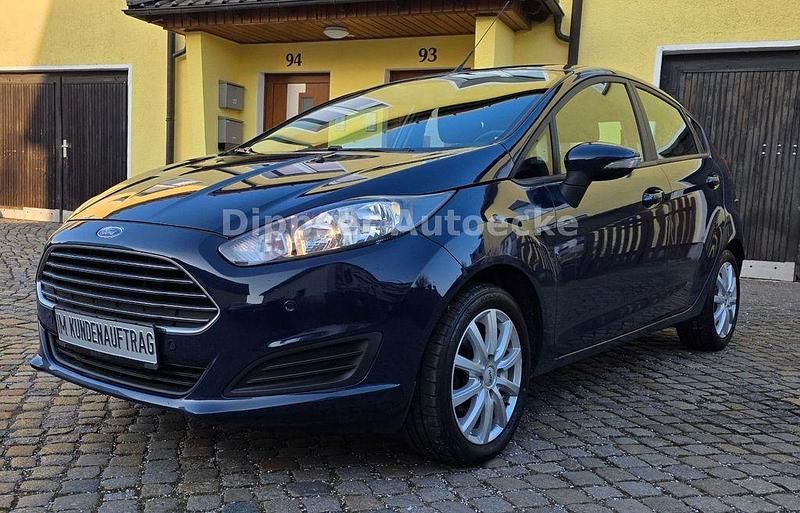 Gebraucht Ford Fiesta Trend 82 PS (60 kW) 2015 Blau Limousine