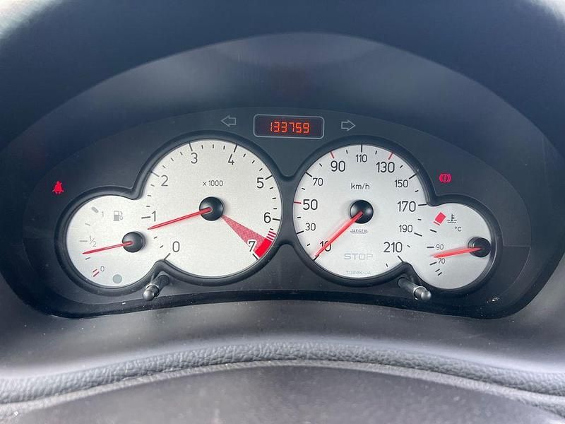 Gebraucht Peugeot 206 88 PS (64 kW) 2004 Silber Limousine