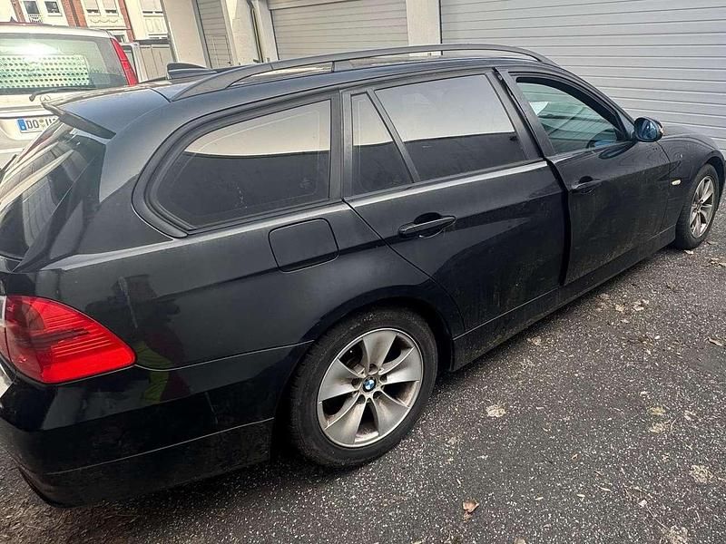 Gebraucht BMW 318 143 PS (105 kW) 2007 Schwarz Kombi