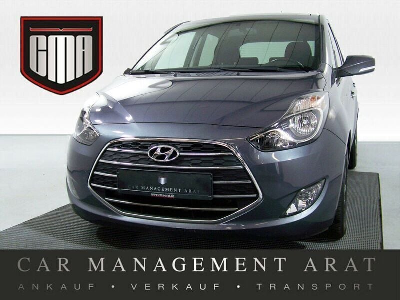 Grau Gebraucht 2017 Hyundai ix20 Passion Van / Kleinbus | 13.359 € (Fairer Preis) - Bild 1/4