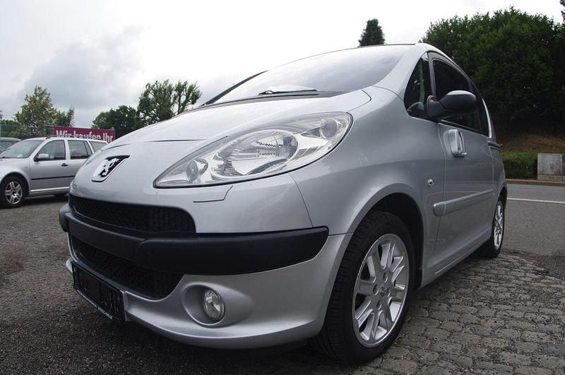 Silber Gebraucht 2006 Peugeot 1007 Sport Kleinwagen | 4.999 € (Teuer) - Bild 1/4