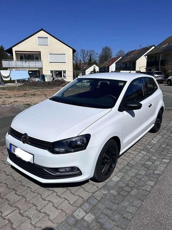 Gebraucht VW Polo Trendline 60 PS (44 kW) 2016 Weiß Kleinwagen