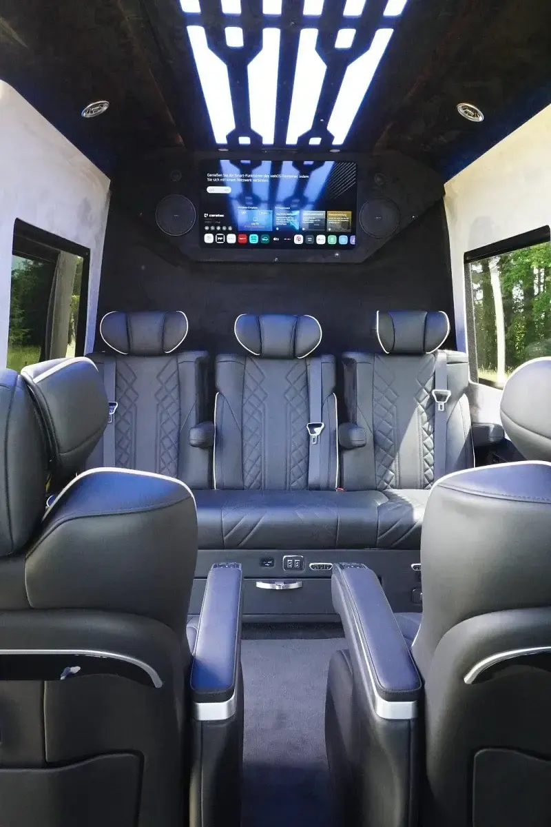 Gebraucht Mercedes Sprinter 190 PS (139 kW) 2025 Schwarz Van
