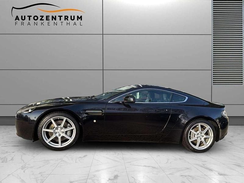 Gebraucht Aston Martin Vantage 426 PS (313 kW) 2011 Onyx black Coupé