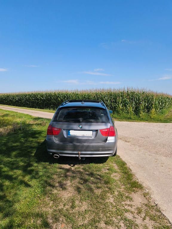 Gebraucht BMW 318 143 PS (105 kW) 2008 Grau Kombi