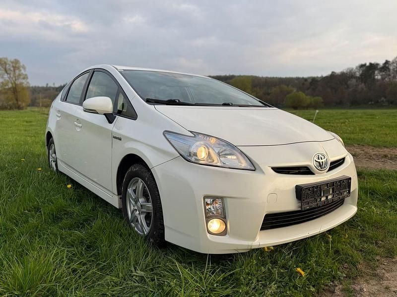 Gebraucht Toyota Prius 136 PS (100 kW) 2009 Weiß Kleinwagen