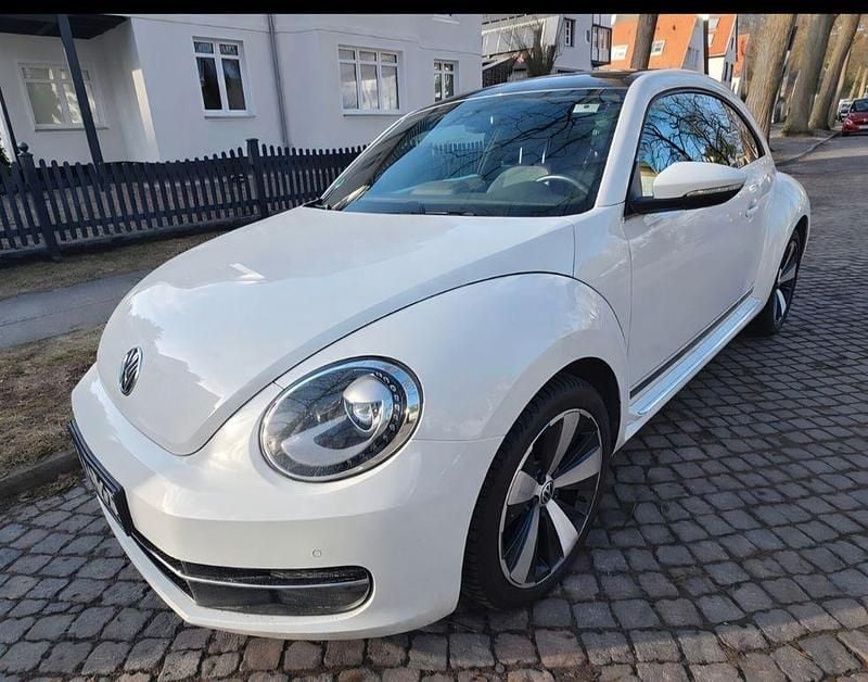 Gebraucht VW Beetle Cup 105 PS (77 kW) 2014 Weiß Kleinwagen
