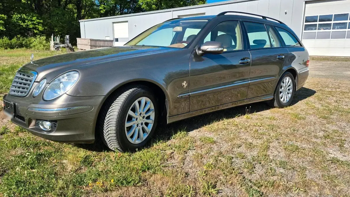 Używany Mercedes E280 Elegance 190 KM (139 kW) 2007 Andere farben Kombi