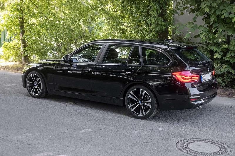 Schwarz Gebraucht 2016 BMW 320 Efficient Dynamics Kombi | 13.500 € (Fairer Preis) - Bild 1/4