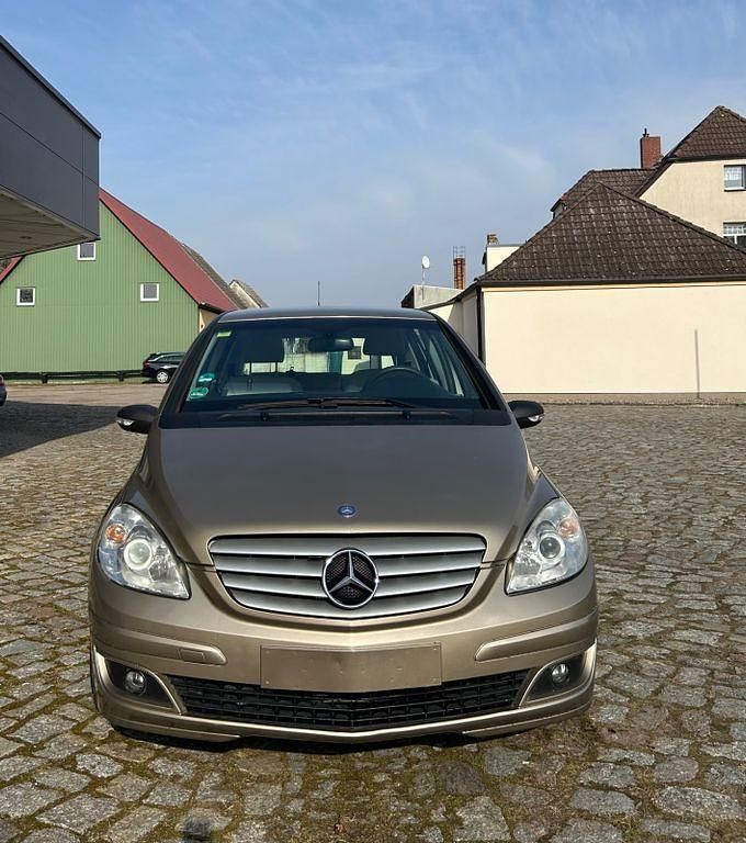 Gebraucht Mercedes B180 109 PS (80 kW) 2007 Gelb Van / Kleinbus