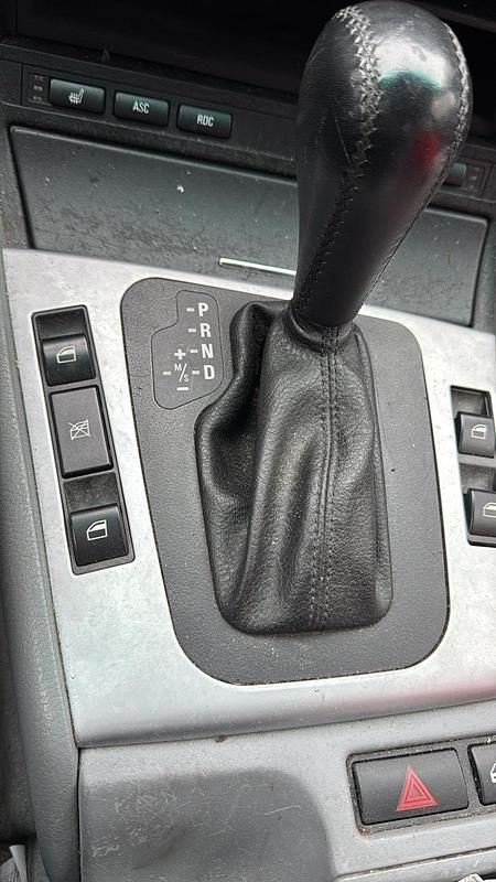 Gebraucht BMW 320 136 PS (100 kW) 2001 Grau Limousine