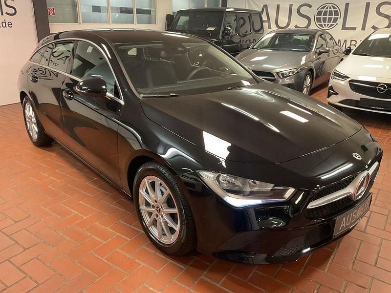 Nachtschwarz Gebraucht 2023 Mercedes CLA180 Shooting Brake Kombi | 21.989 € (Superpreis) - Bild 1/4