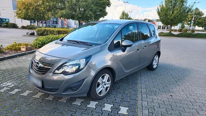 Grau Gebraucht 2011 Opel Meriva Van / Kleinbus | 3.650 € (Fairer Preis) - Bild 1/4