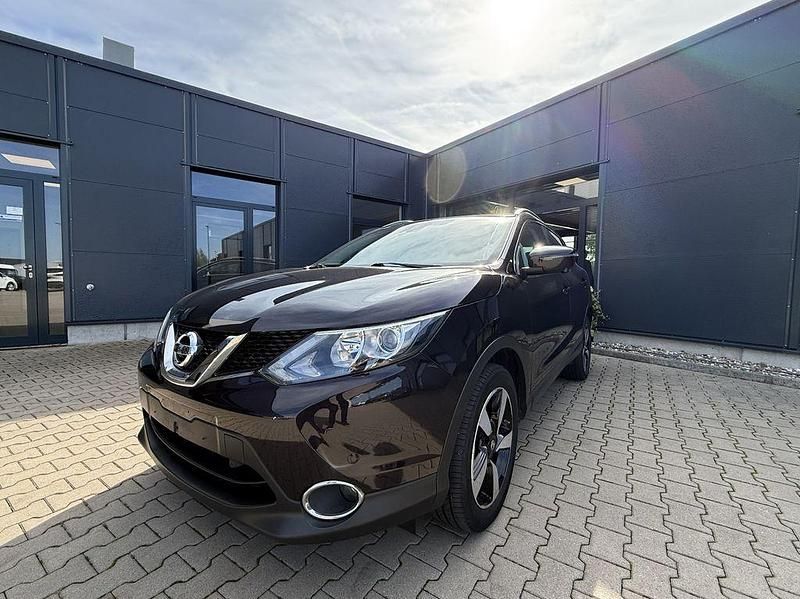 Schwarz Gebraucht 2016 Nissan Qashqai N-Connecta SUV | 12.990 € (Fairer Preis) - Bild 1/4