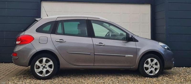 Gebraucht Renault Clio GrandTour Luxe 106 PS (77 kW) 2010 Grau cassiopee Kombi