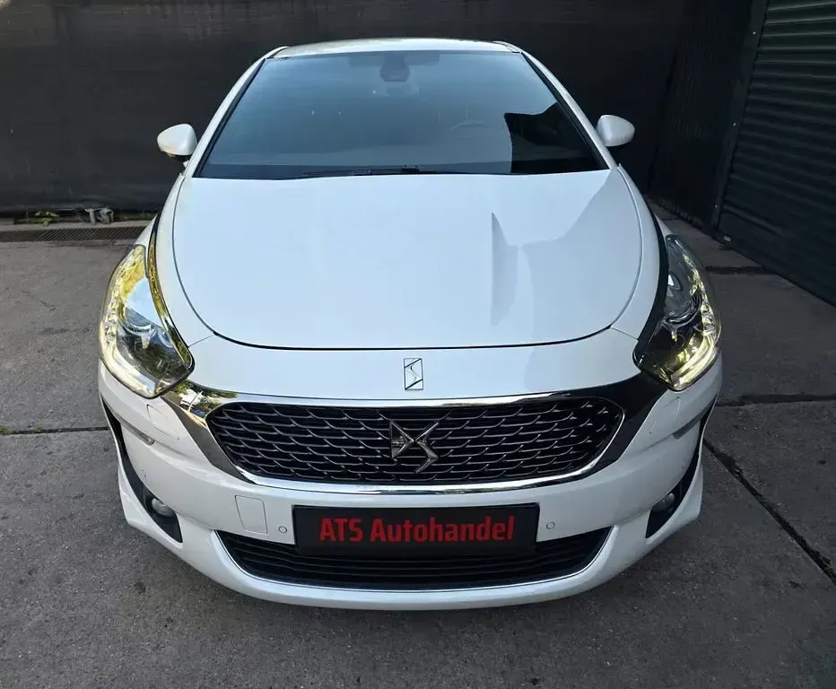 Gebraucht Citroën DS5 120 PS (88 kW) 2015 Weiß Kleinwagen