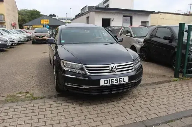 Gebraucht VW Phaeton 239 PS (175 kW) 2011 Blau Limousine