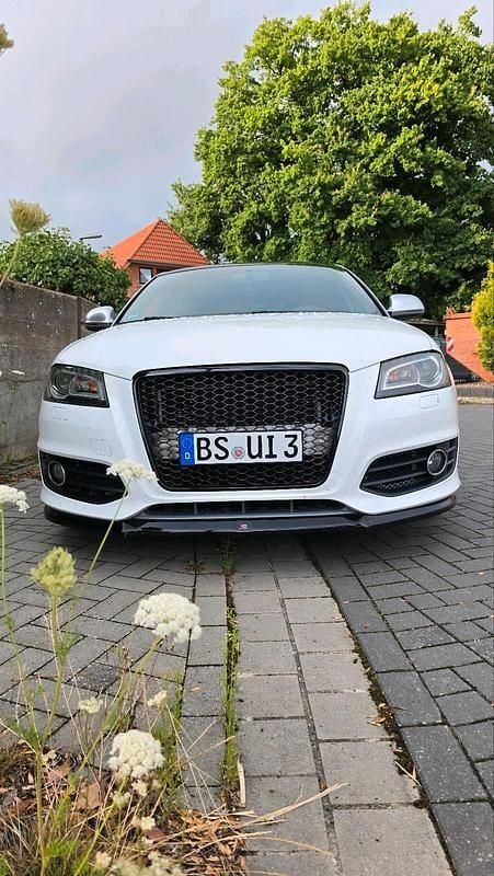Weiß Gebraucht 2009 Audi S3 Design Limousine | 16.600 € (Fairer Preis) - Bild 1/4