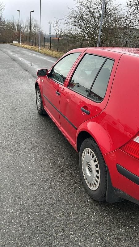 Gebraucht VW Golf IV 101 PS (74 kW) 2002 Rot Kleinwagen