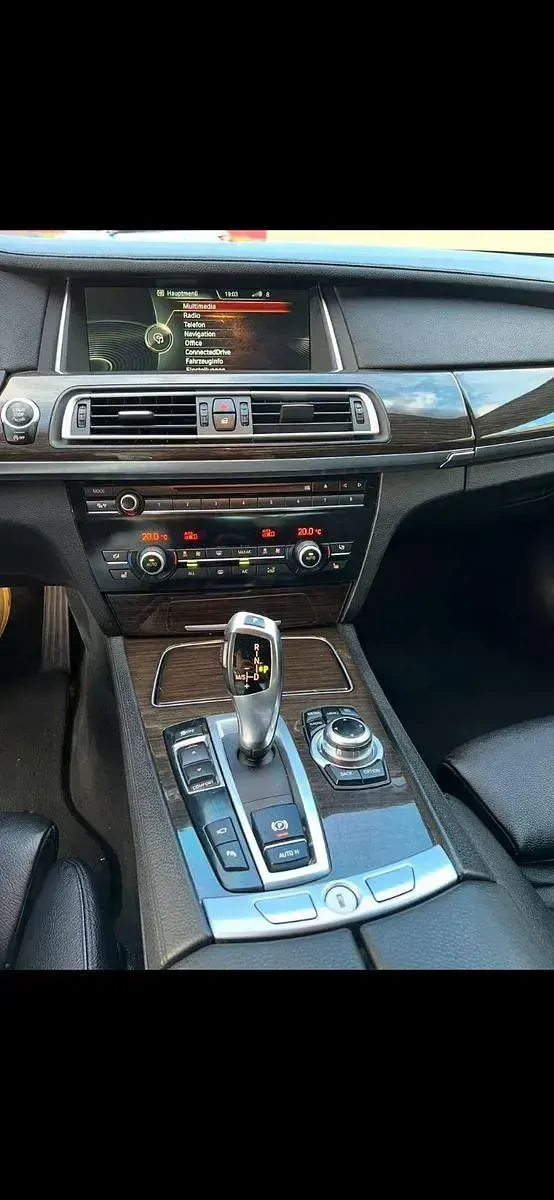 Gebraucht BMW 730 Sport Line 258 PS (189 kW) 2013 Schwarz Limousine