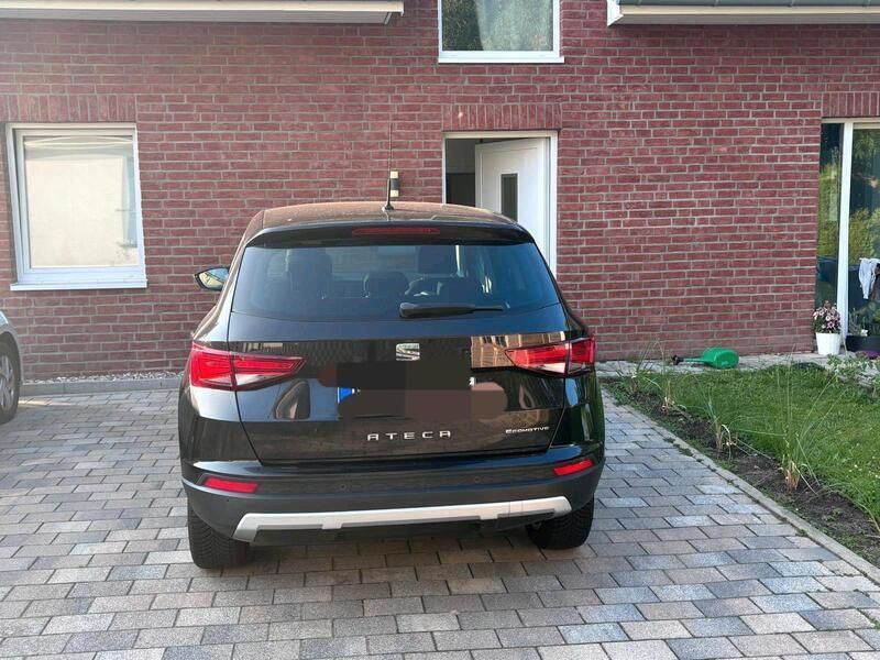 Schwarz Gebraucht 2016 Seat Ateca Ecomotive SUV | 9.990 € (Fairer Preis) - Bild 1/4