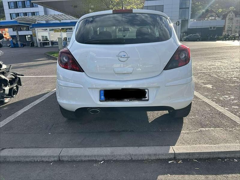Gebraucht Opel Corsa 101 PS (74 kW) 2010 Weiß Kleinwagen