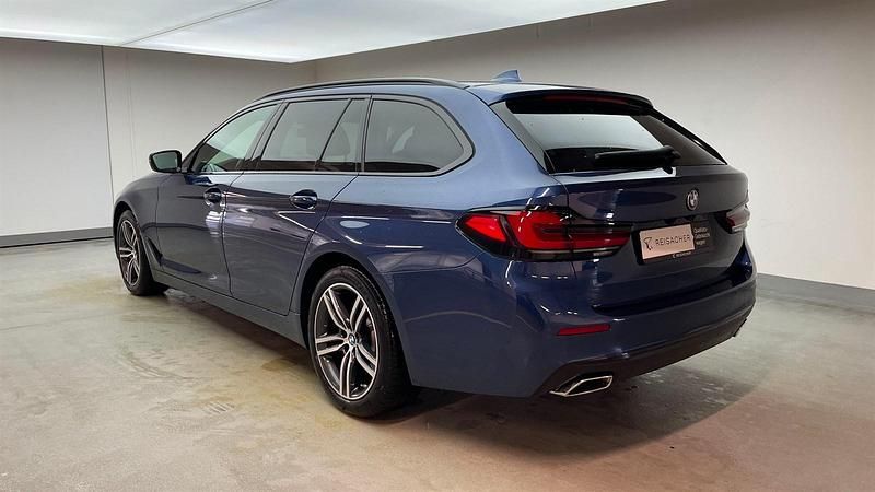 Gebraucht BMW 520 Efficient Dynamics 190 PS (139 kW) 2022 Phytonicblau Kombi