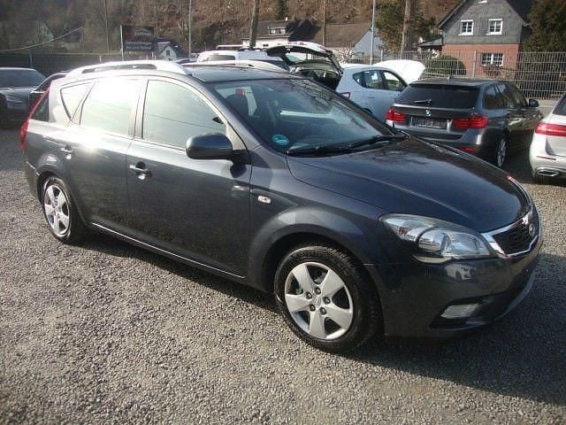 Gebraucht Kia Ceed Sportswagon 90 PS (66 kW) 2011 Schwarz Kombi