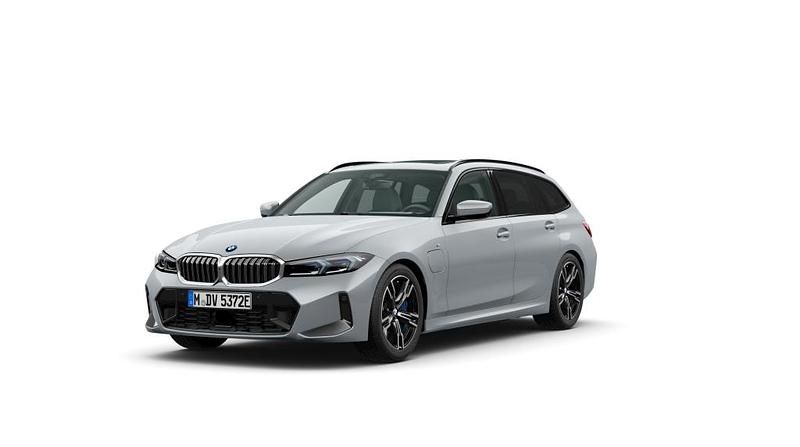 Gebraucht BMW 330 Comfort Edition 184 PS (135 kW) 2025 Kombi