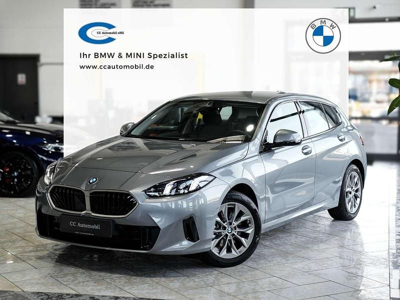 Grau Gebraucht 2024 BMW 120 Kleinwagen | 27.499 € (Superpreis) - Bild 1/3