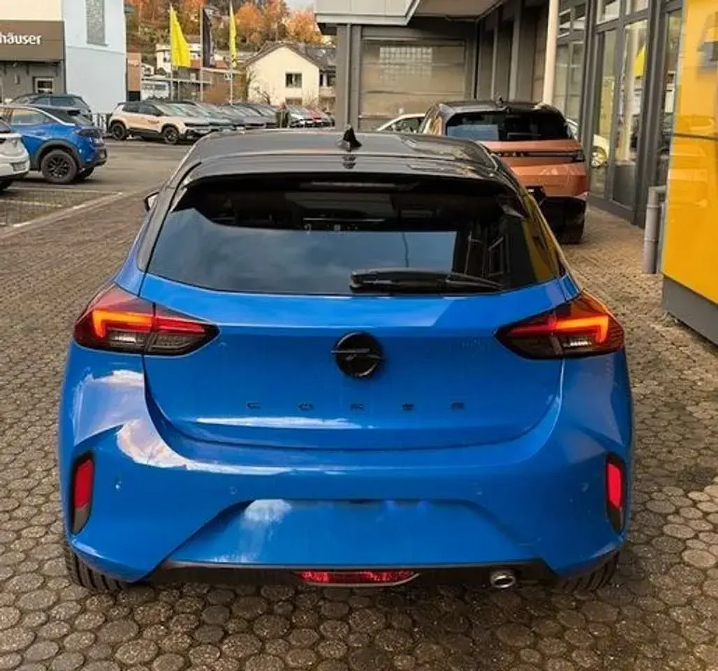 Gebraucht Opel Corsa 101 PS (74 kW) 2024 Lackierung voltaic blue met/ty Kleinwagen