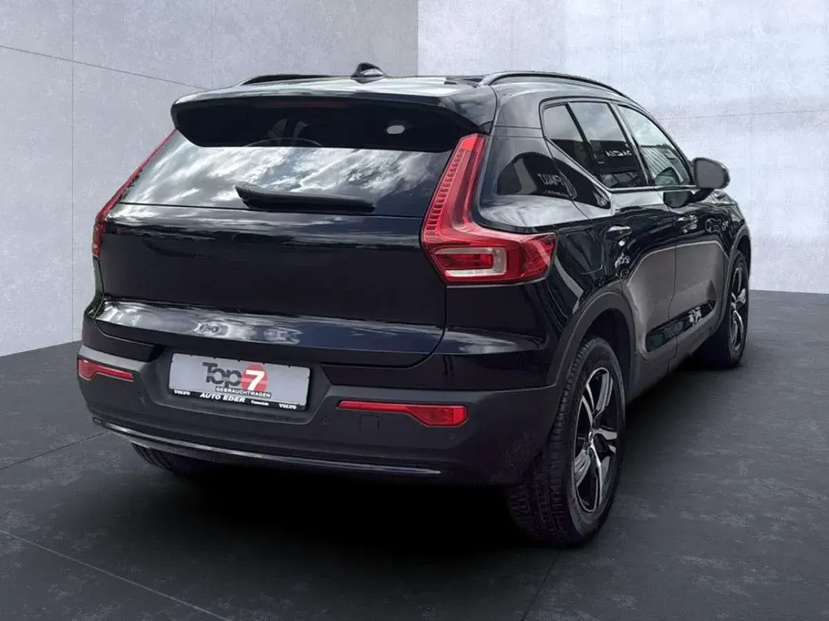Gebraucht Volvo XC40 Plus 197 PS (144 kW) 2024 Onyx black (metallic) SUV