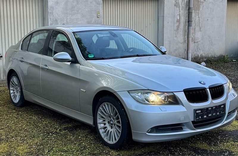 Second-hand BMW 325 218 CP (160 kW) 2006 Argintiu Berlinǎ