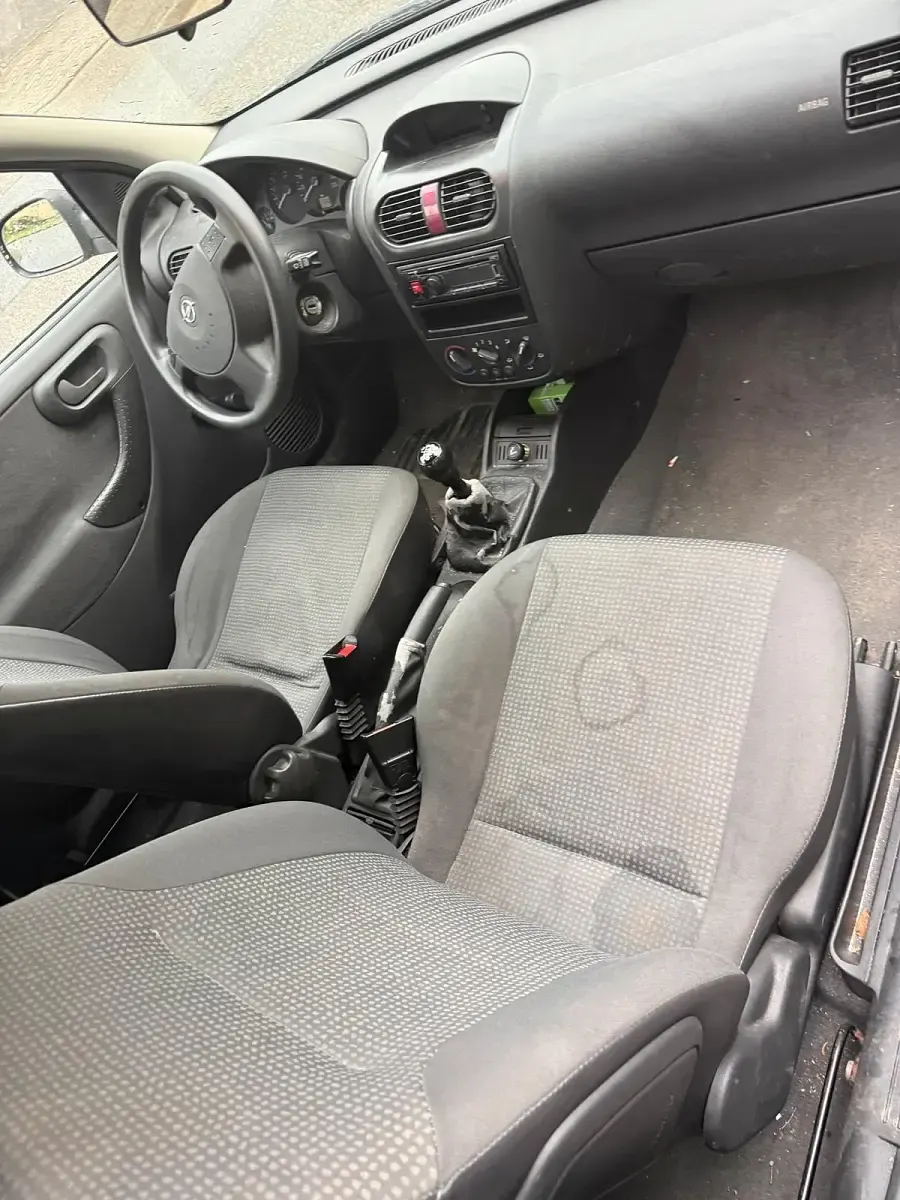 Occasion Opel Corsa 58 ch (42 kW) 2002 Argent Citadine