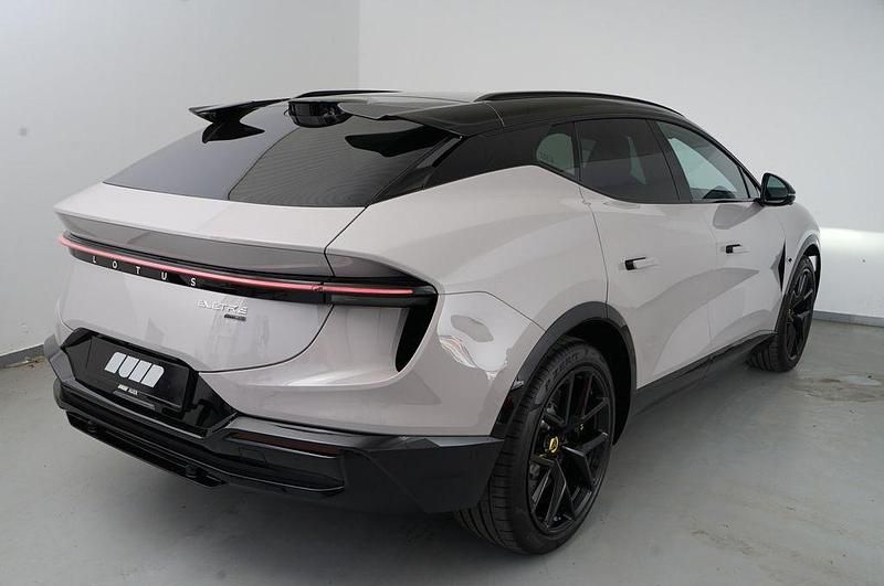 Ny Lotus Eletre 450 kW (612 HK) 2026 Grå SUV