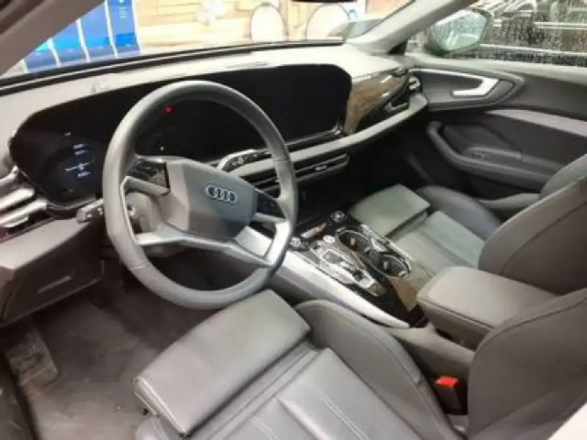 Gebraucht Audi A5 Ambiente 204 PS (150 kW) 2025 Firmamentblau metallic Kombi
